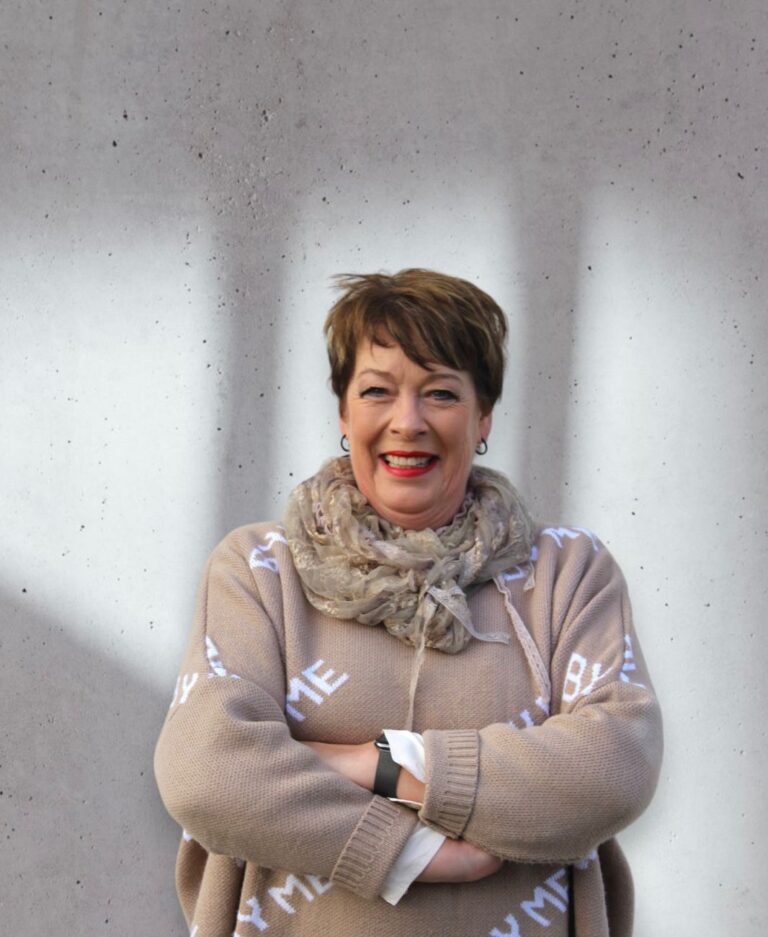 uc_stacked_images_elementor_8f8943d_item6