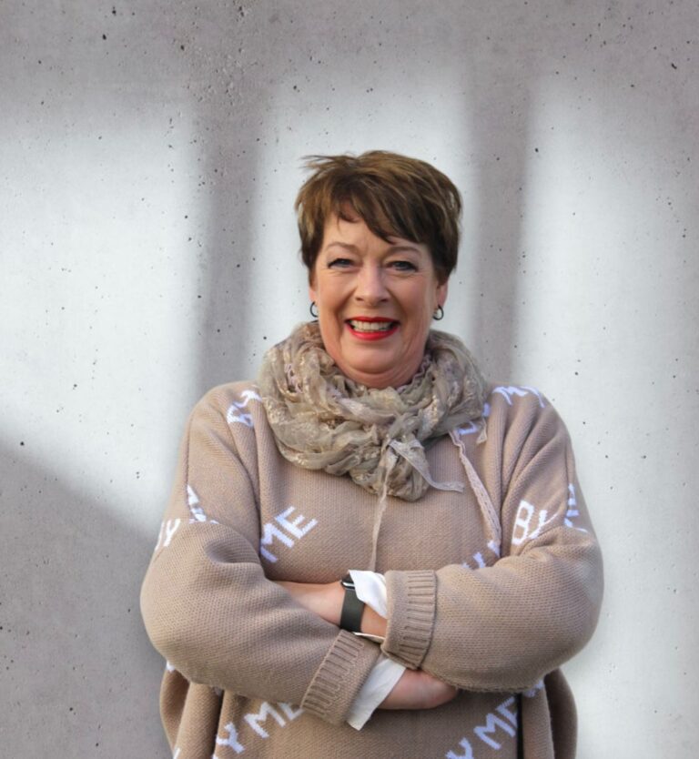 uc_stacked_images_elementor_8f8943d_item6