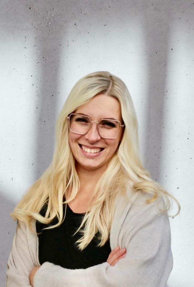 uc_stacked_images_elementor_8f8943d_item2